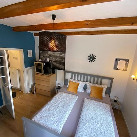 Kleines Doppelzimmer Mit Eigenem Bad Und Kuehlschrank, Frisch Saniert Friedrichskoog Kültér fotó