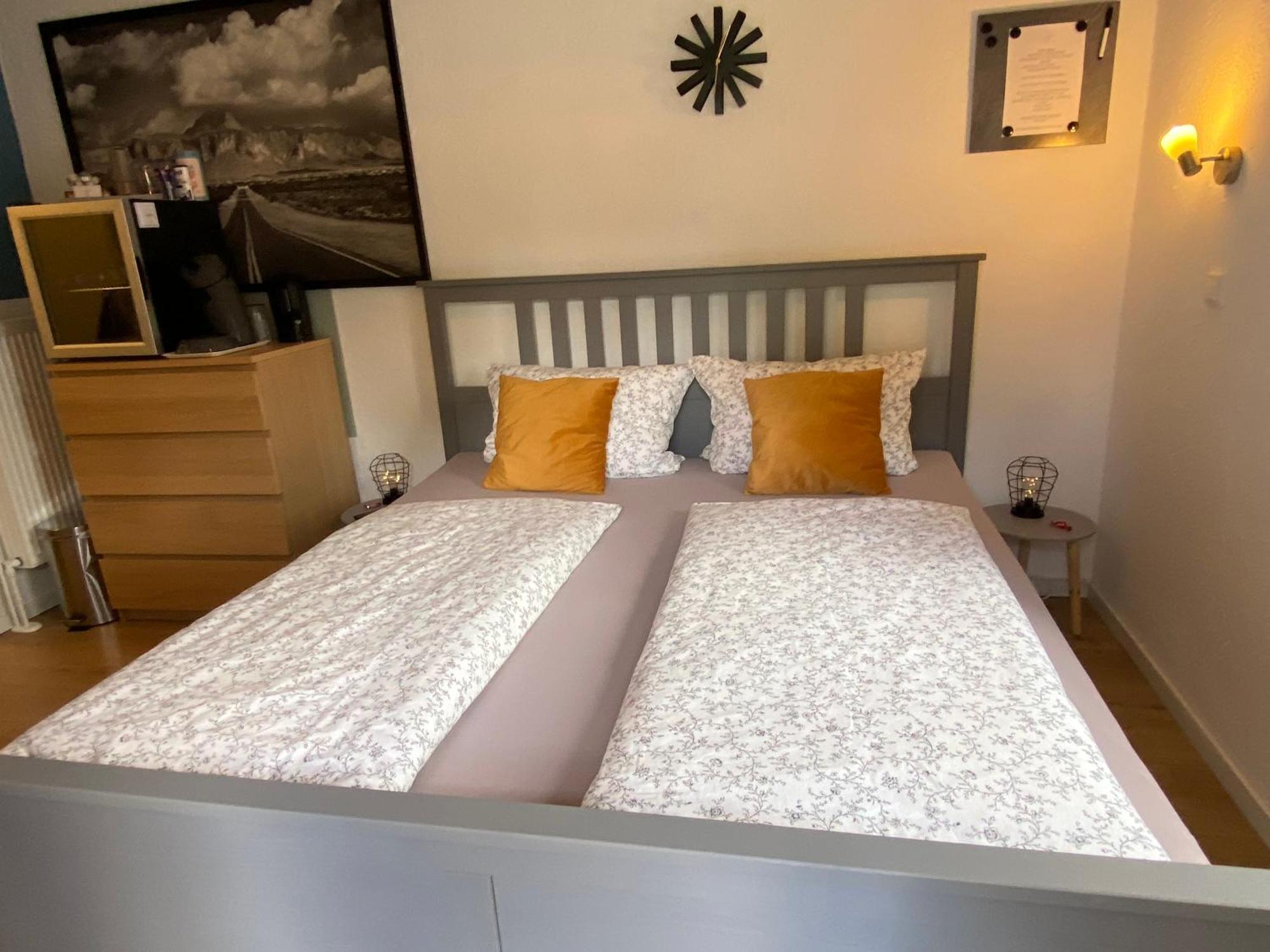 Kleines Doppelzimmer Mit Eigenem Bad Und Kuehlschrank, Frisch Saniert Friedrichskoog Kültér fotó